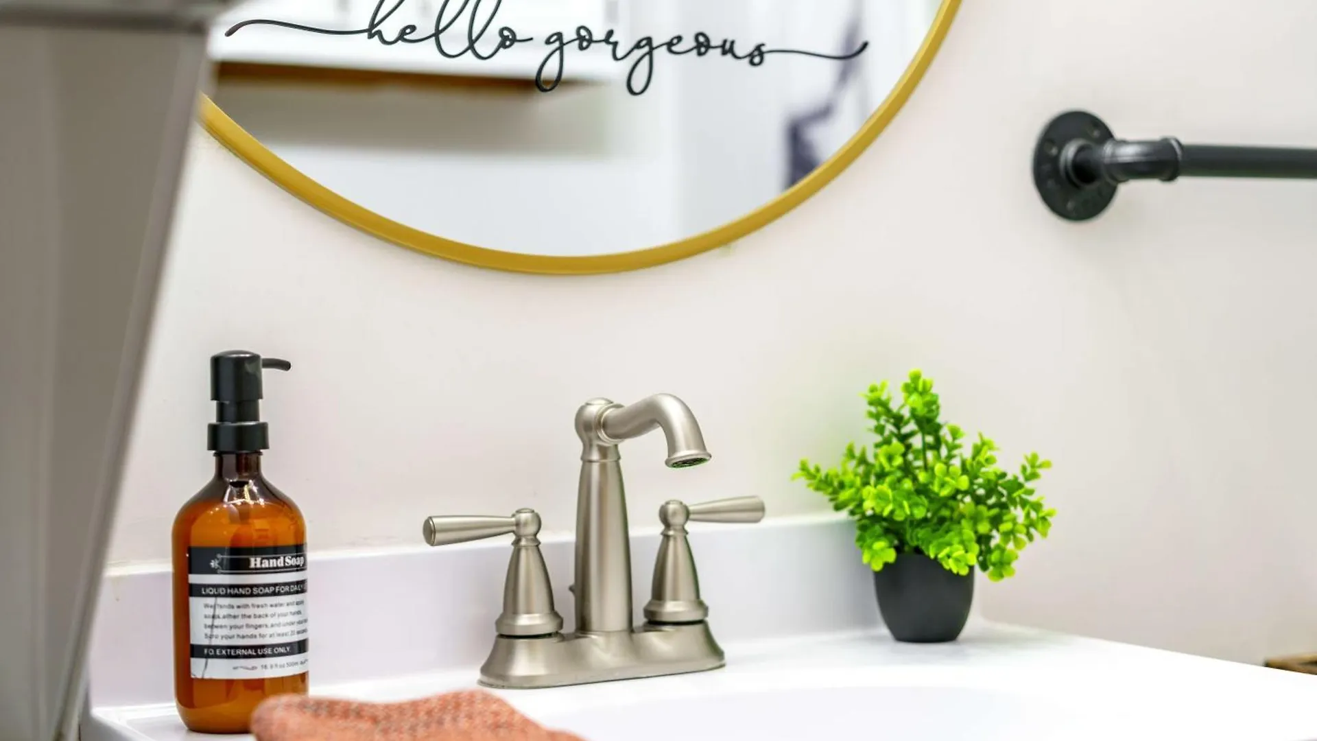 Prime Location Top Rated Clean Parking Free Columbus Hotel