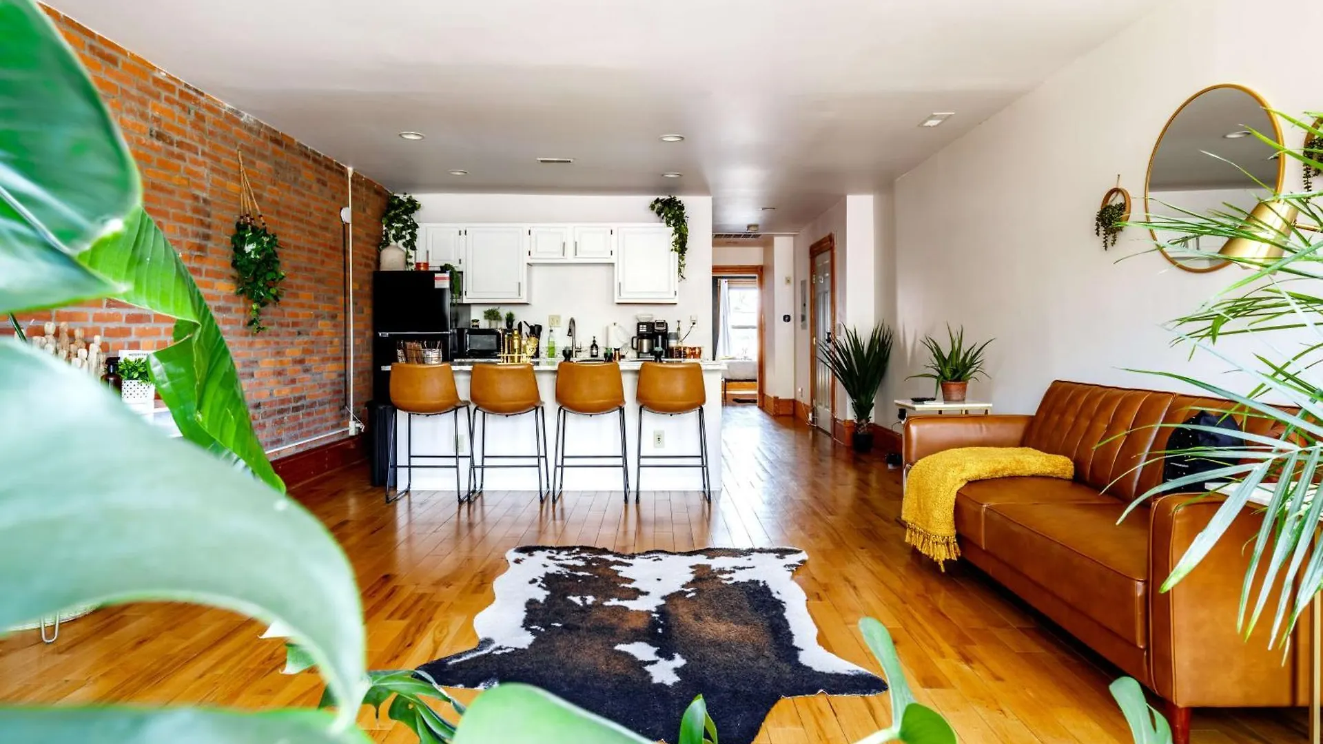 Prime Location Top Rated Clean Parking Free Columbus Hotel